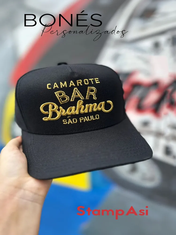 Boné personalizado com bordado dourado para evento
